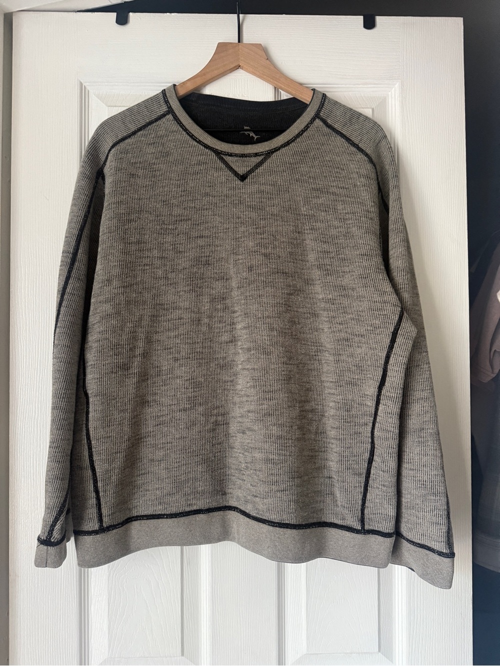 Tommy Bahama Long Sleeve Grey Crewneck Sweater L